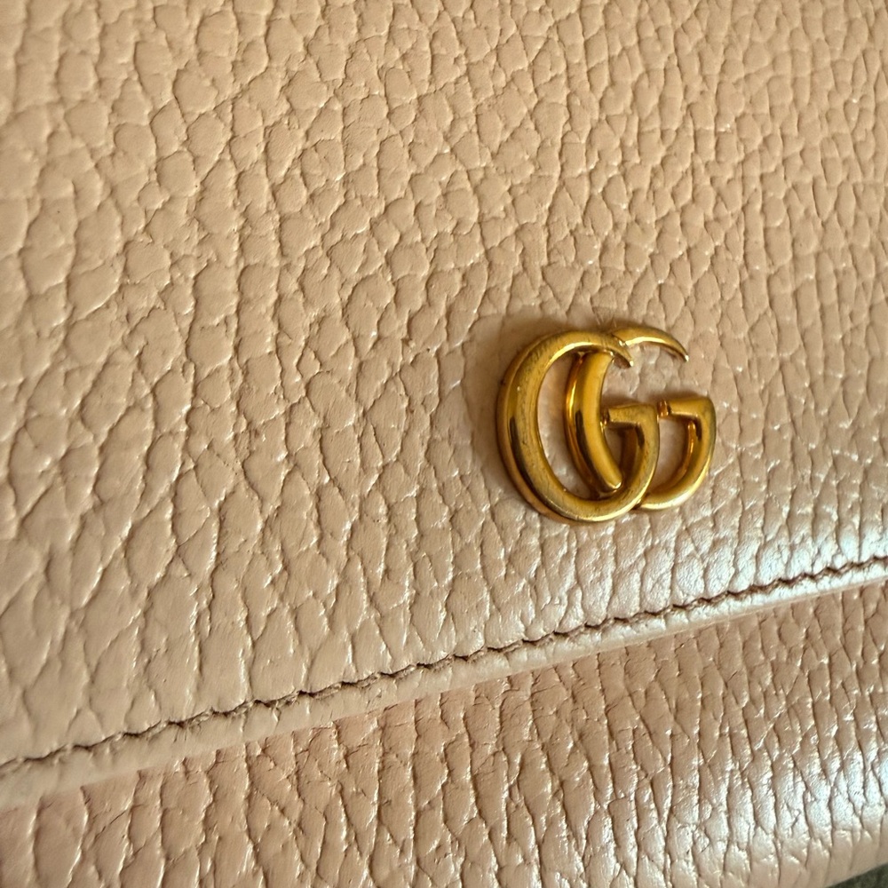 Gucci Pink Leather Clutch with Gold Chain - Picture 3 of 6